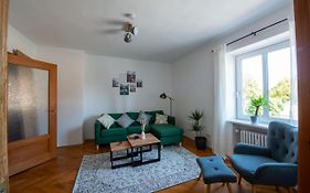 BeSSa Homes 6 Personen 2 Schlafzimmer, 3 King Size, Betten, Balkon, Küche